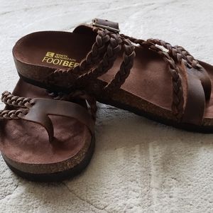 EUC/NWOT Womens Sandals (Size 9)